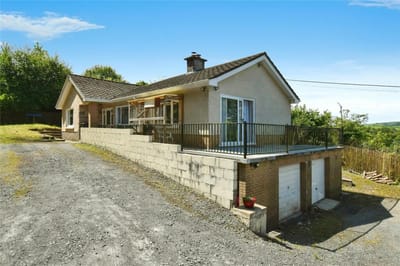 Preview of property Fairwinds, Alltycnap Road, Johnstown, Carmarthen, SA31 3QY