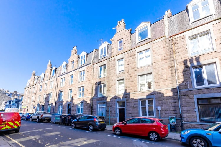 Main view of property at 7A Raeburn Place, Aberdeen, AB25 1PP