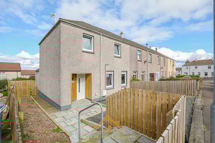 Main view of property at 8 Lamont Crescent, Cumnock, KA18 3DX