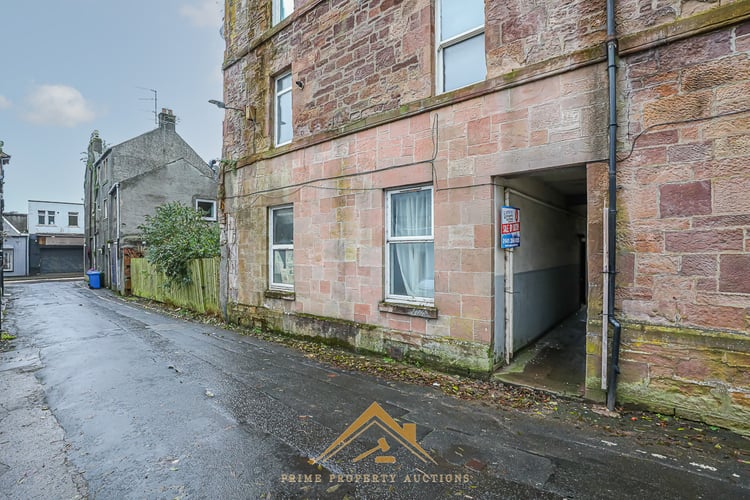Main view of property at 9 Castle Street, Maybole, KA19 7DD