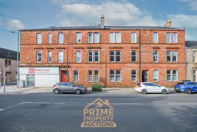 Main view of property at 2/2, 1 1 West King Street, Helensburgh, G84 8UN