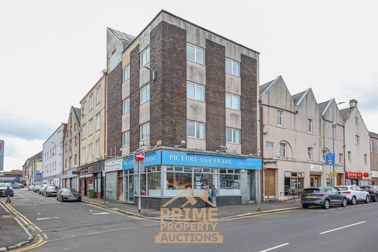 Main view of property at 16 Nicolson Street, Greenock, PA15 1JU