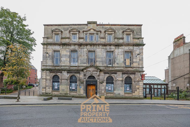 Main view of property at 3 High Street, Dumbarton, G82 1NB