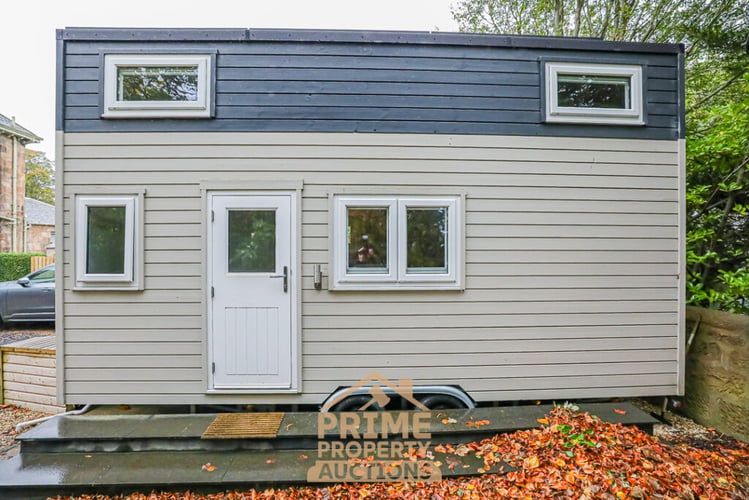 Main view of property at Tiny House Burnside, Glasgow, G73