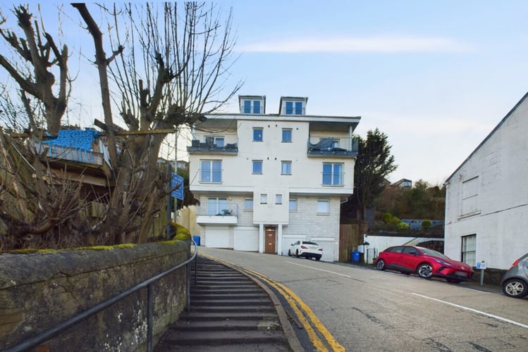 Flat A 71 Victoria Road, Gourock, PA19 1DB