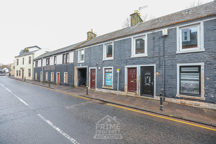 Main view of property at 28 Abbeygreen, Lanarkshire, ML11 0EQ