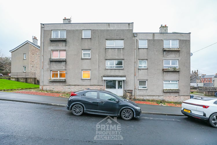 Main view of property at 38A Colquhoun Street, Helensburgh, G84 8UR