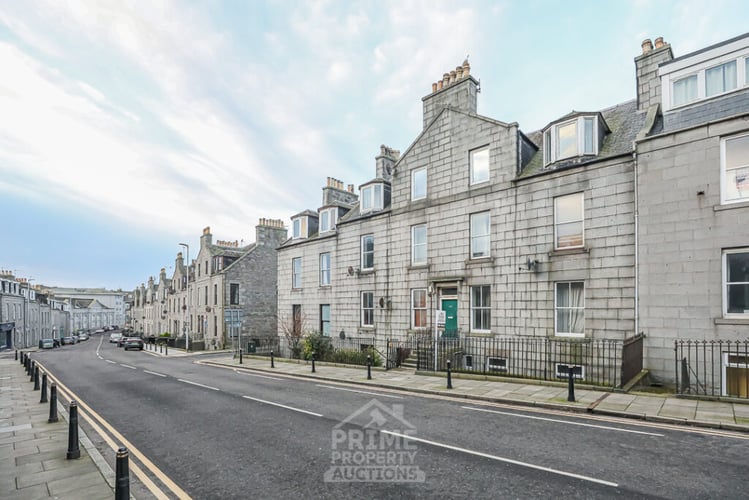 Main view of property at Flat F, 160 Crown Street, Aberdeen, AB11 6HX
