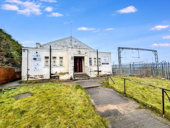 Main view of property at 1 Chapelton Street, Port Glasgow, PA14 5DF