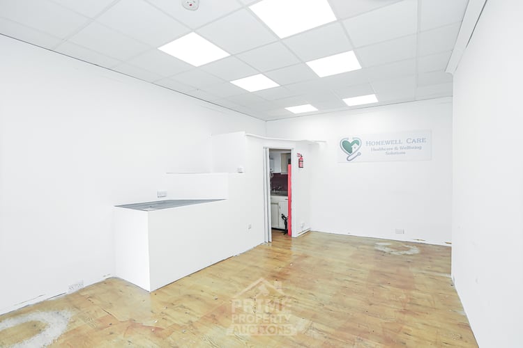 Main view of property at 38 Barnton Street, Stirling, FK8 1NA