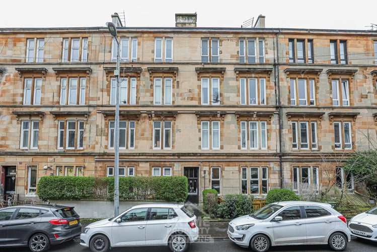 Main view of property at 3/1, 90 Roslea Drive, Glasgow, G31 2RP