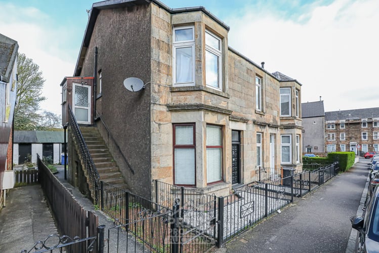 8 Grant Street, Greenock, PA15 2BP