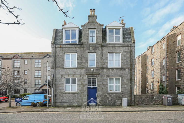 Main view of property at Flat 4/F 2 Roslin Place, Aberdeen, AB24 5NW
