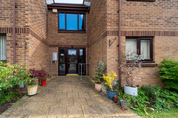 Preview of property 9 Pond Farm Close, Northampton, NN5 6JQ