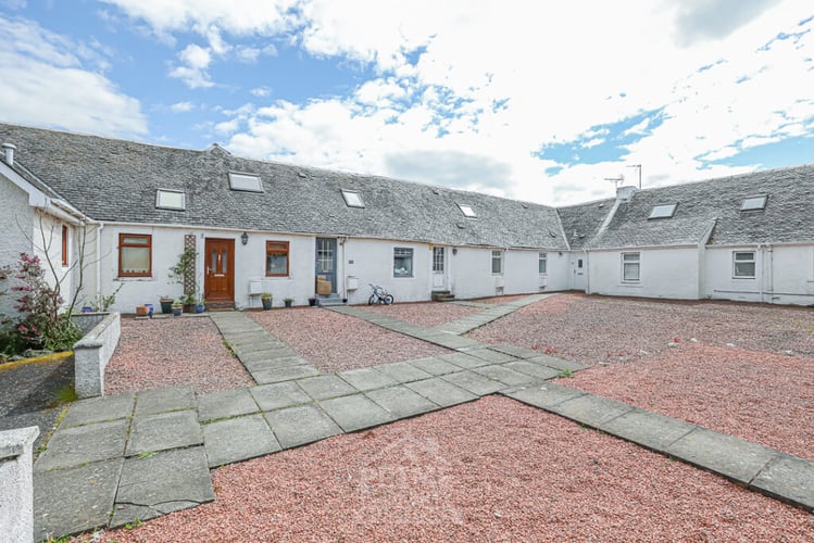 Main view of property at 2 New Dykes Cottage, Ayr, KA9 1HE