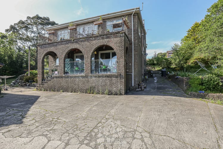 The Ponderosa Shore Road, Flat 4, Kilcreggan, G84 0HQ
