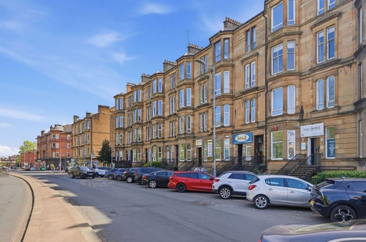 Main view of property at 212 Battlefield Road, Flat 1/1, Glasgow, G42 9HN