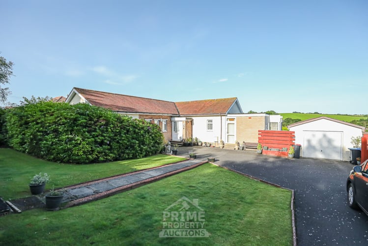 Main view of property at 33 Glaisnock Road, Cumnock, KA18 3AH