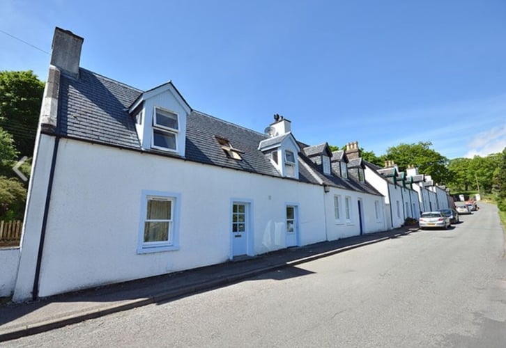 Main view of property at 7 Harbour Street, Plockton, IV52 8TG