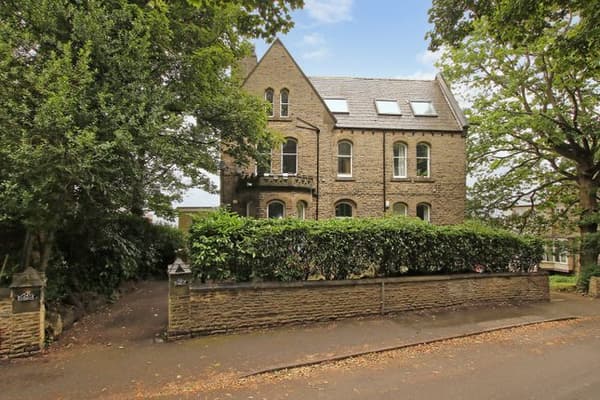 Preview of property Flat 1, 24 Brincliffe Edge Road, Sheffield, S11 9BW