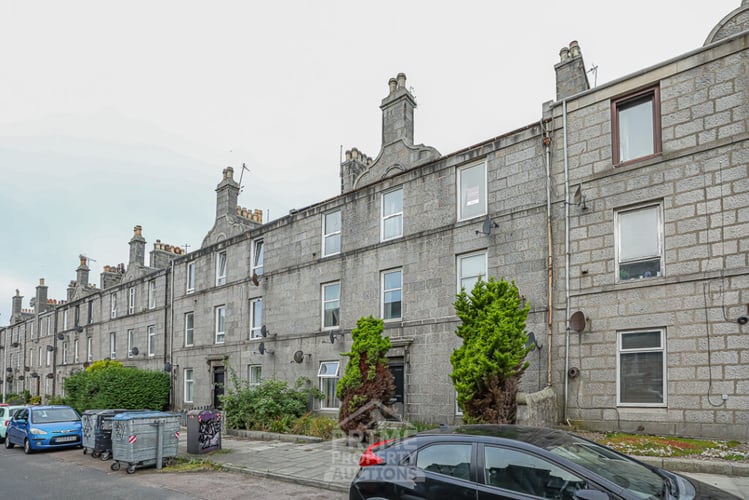 Main view of property at 2F 17 Roslin Street, Aberdeen, AB24 5NT