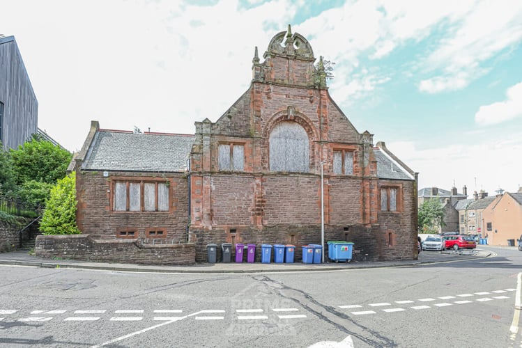 Main view of property at 1A Vennel, Forfar, DD8 2AN