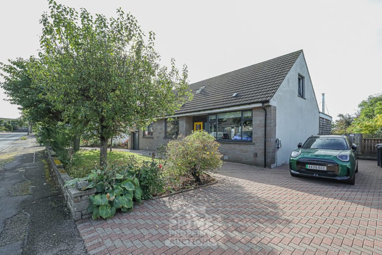 Main view of property at 4 Campsie Place, Aberdeen City, AB15 6HL