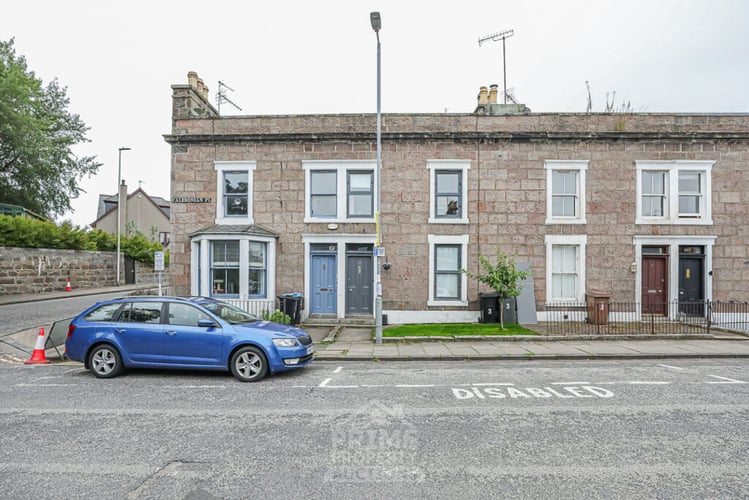 Main view of property at 1a Caledonian Place, Aberdeen, AB11 6TT