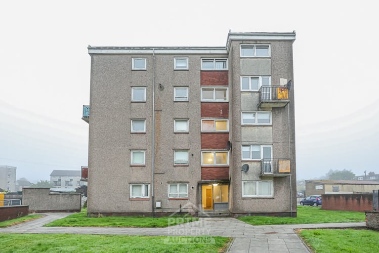 Main view of property at 76/7 North Street, Alexandria, G83 0EA