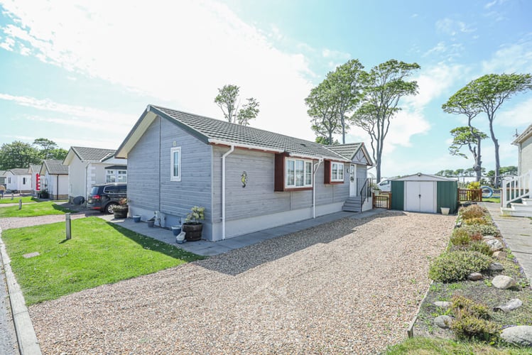 Main view of property at 9D Seaview Avenue, Seaton Estate, Arbroath, DD11 5FN