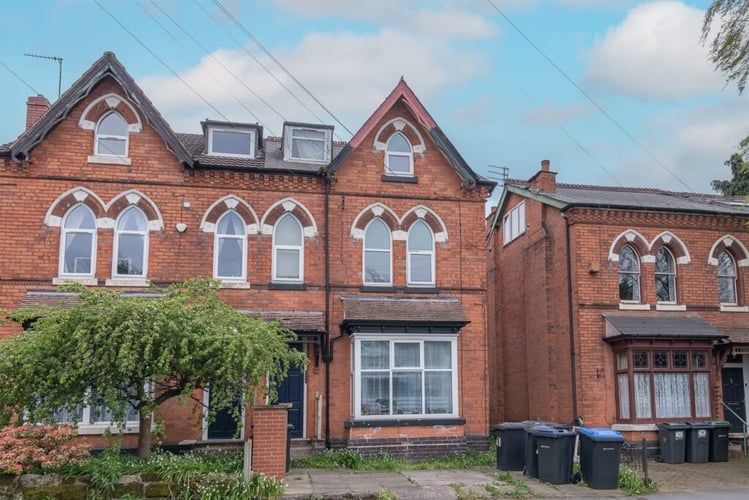 Main view of property at 40 Station Road, Aco, cks Green, B27 6DN