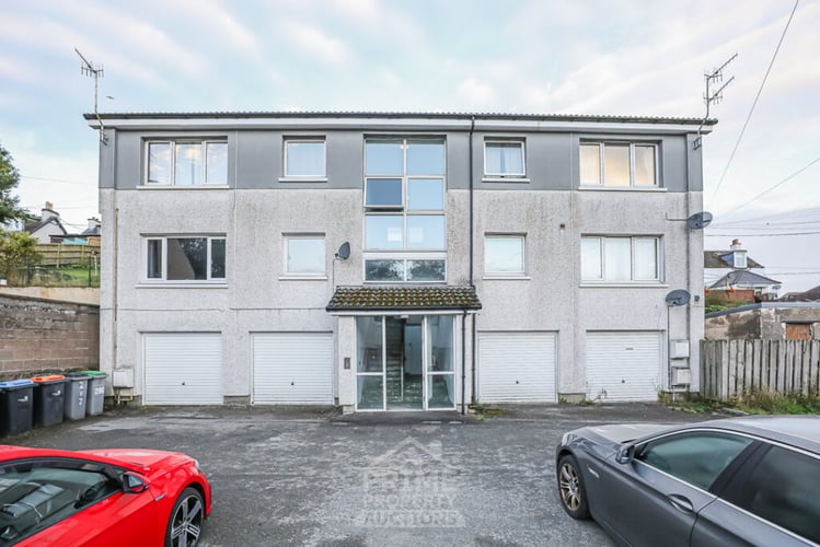 Main view of property at 282 King Street, Castle Douglas, DG7 1HA