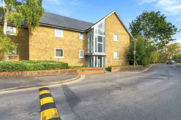 Preview of property Flat 7 Osborne House 32 Molesey Road, Hersham Walton-on-Thames, KT12 4RL