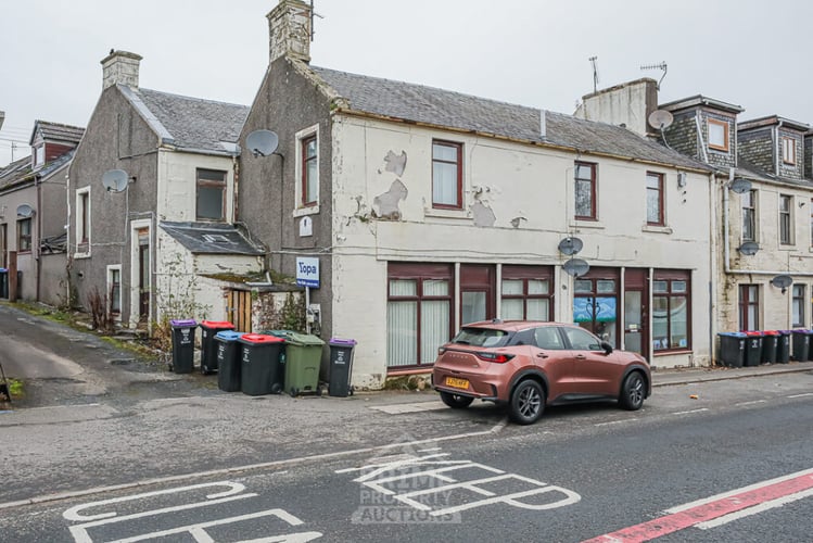 Main view of property at 67 Castle, Cumnock, KA18 4AG
