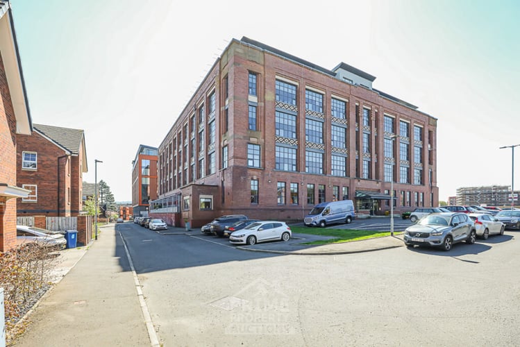 Main view of property at 60 Inverlair Avenue, Flat 1/9, Glasgow, G43 2AS