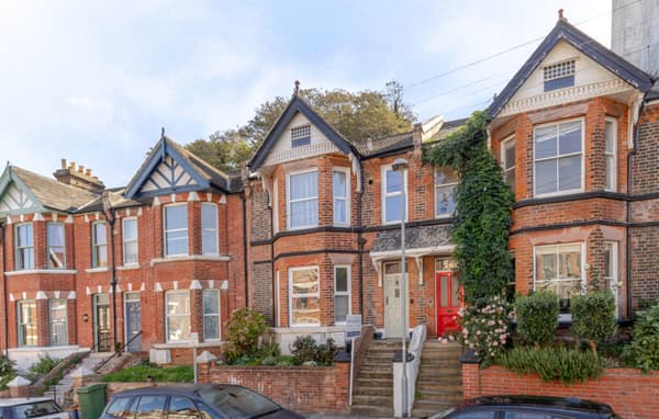 Preview of property First Floor Flat 28 Milward Road, Hastings, TN34 3RR