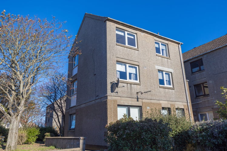 Main view of property at 33 Macrae Street, Wick, KW1 5QN